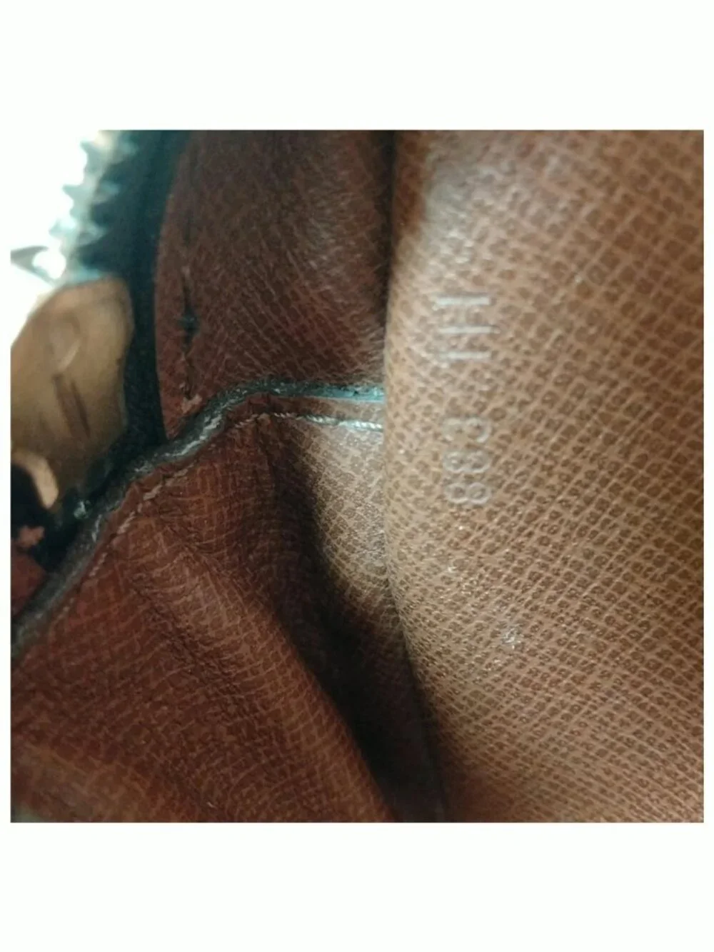 Authentic Louis Vuitton Trocadero 24 Monogram Canvas Crossbody Bag - Picture 9 of 10